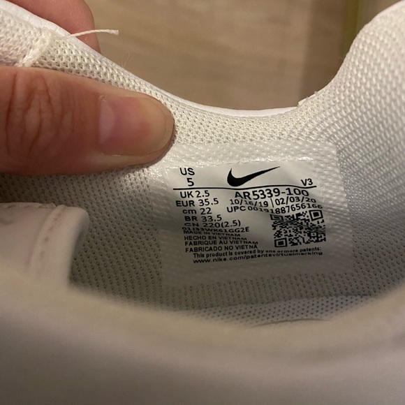 Nike Air Force 1’s Sage Low - Picture 4 of 4